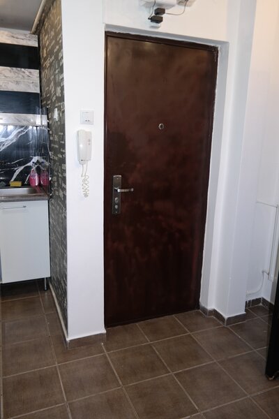 Eroii Revolutiei, exact gura de metrou, ocazie unica!